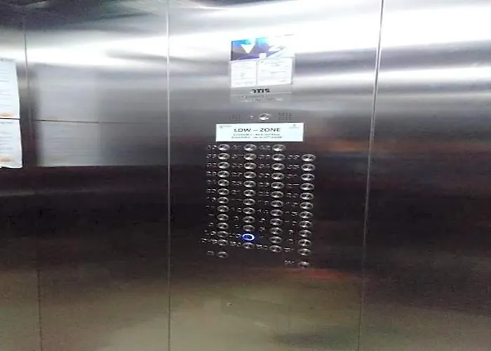 Отель Urban Deca Tower @ Graceysplace Unit 5 Mandaluyong